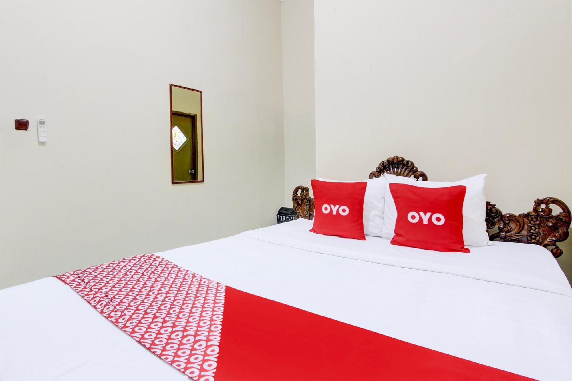 Oyo 94003 Anjuk Ladang Hotel
