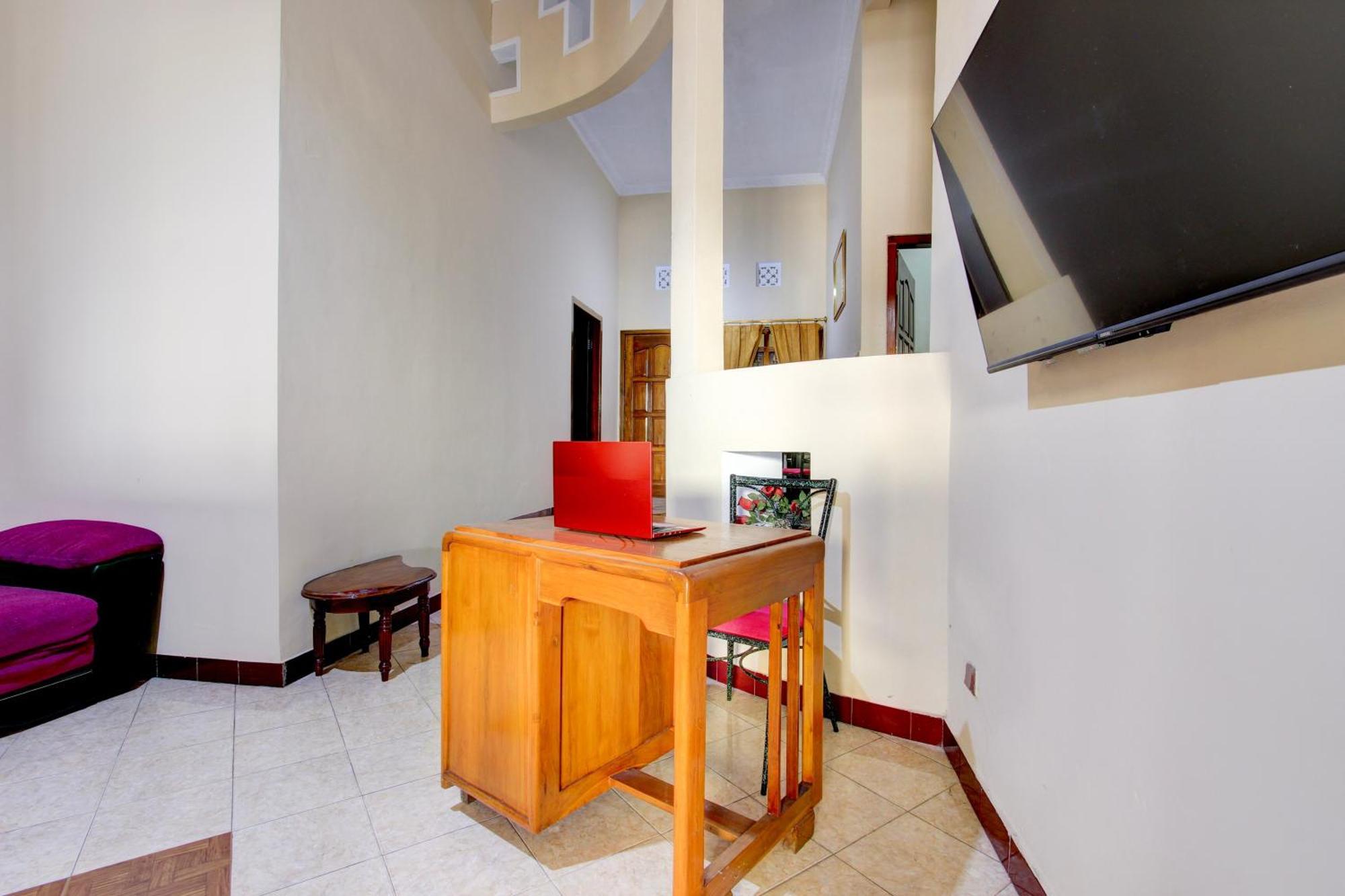 Hotel Oyo 94003 Anjuk Ladang